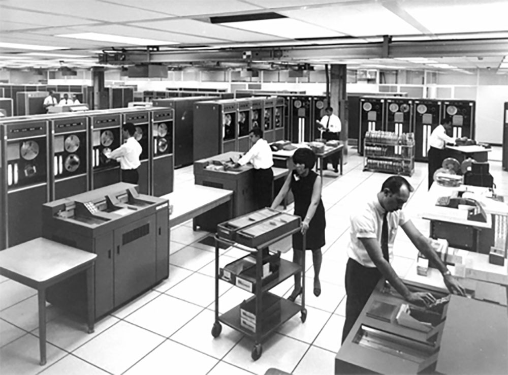The Bell Labs computer center in 1968. Image from the Computer History Museum.